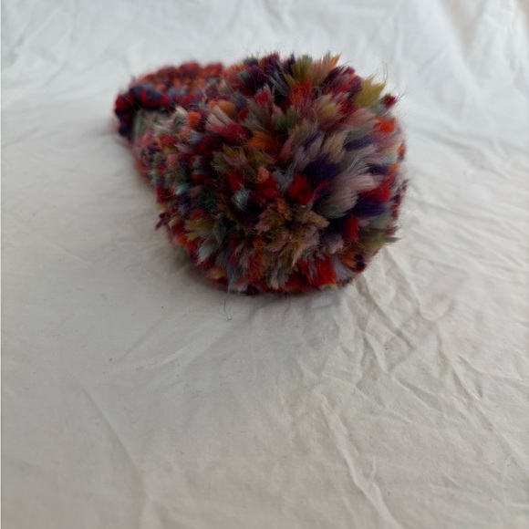 NWT Forever 21 Pom Pom Knit Beanie Hat Red/ Multi Color OS - Picture 5 of 5
